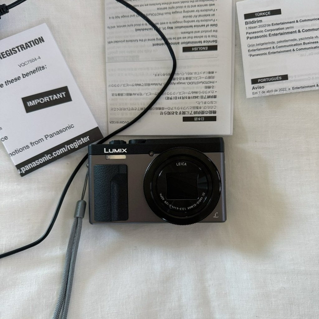 🍇 🎀 Panasonic Lumix DC-ZS70 4K Digital Camera (Silver) 📷