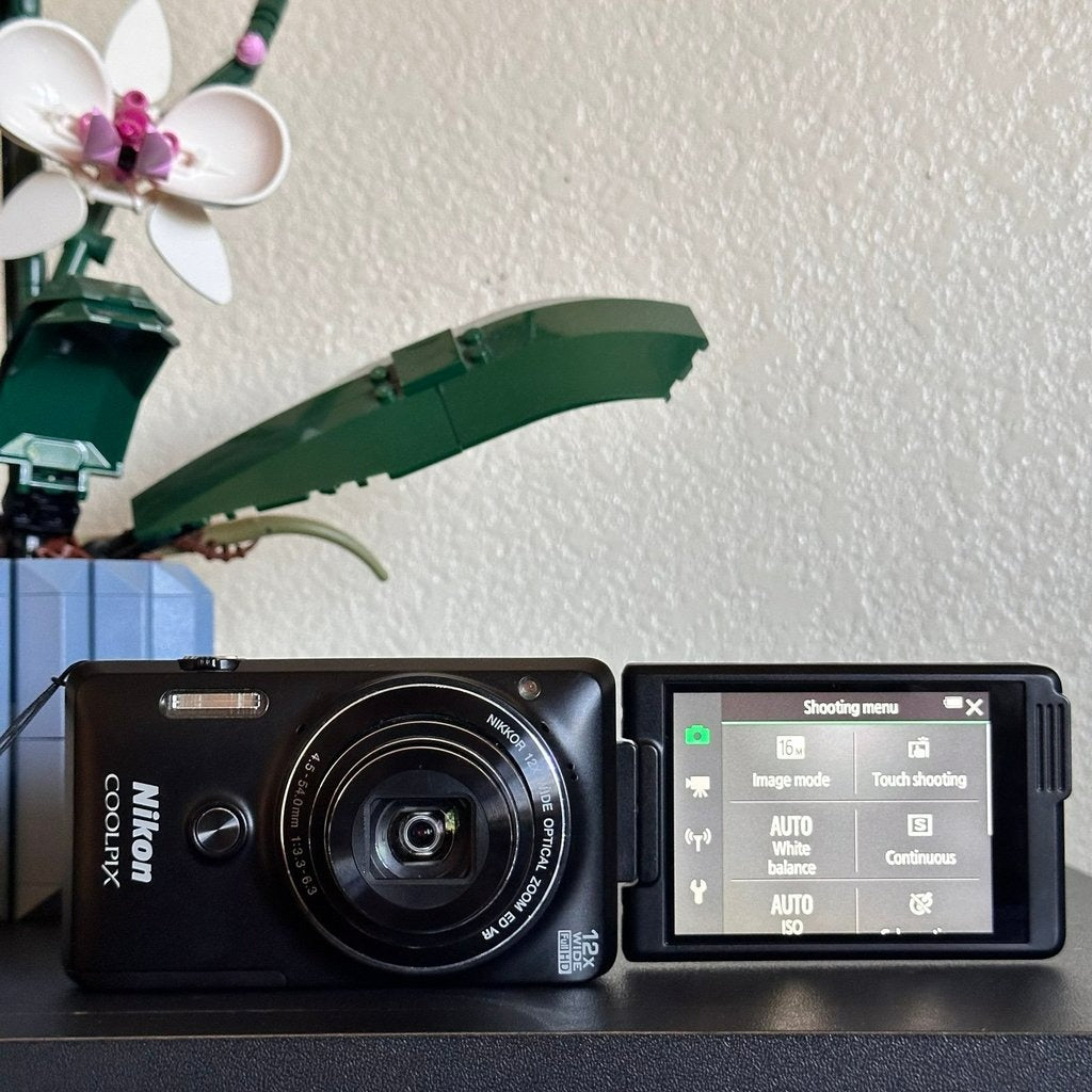 🍇 ₊˚💜 Nikon COOLPIX S6900 16MP Compact Digital Camera (Black) with Flip Screen and Wi-Fi 🍥 🎀📷