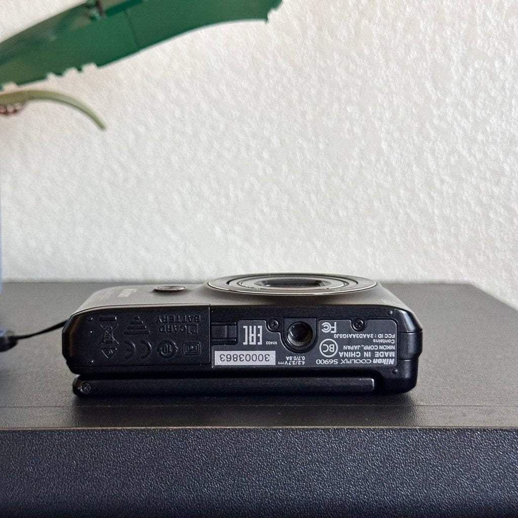 🍇 ₊˚💜 Nikon COOLPIX S6900 16MP Compact Digital Camera (Black) with Flip Screen and Wi-Fi 🍥 🎀📷