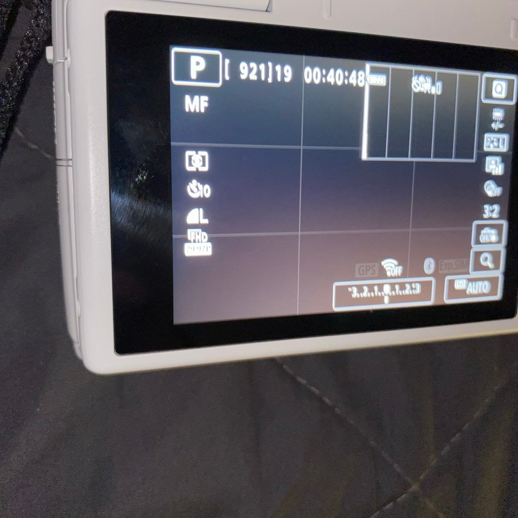 🍇 ₊˚💜 Canon EOS M200 24.1MP Mirrorless Camera with 4K Video 🍥 🎀📷