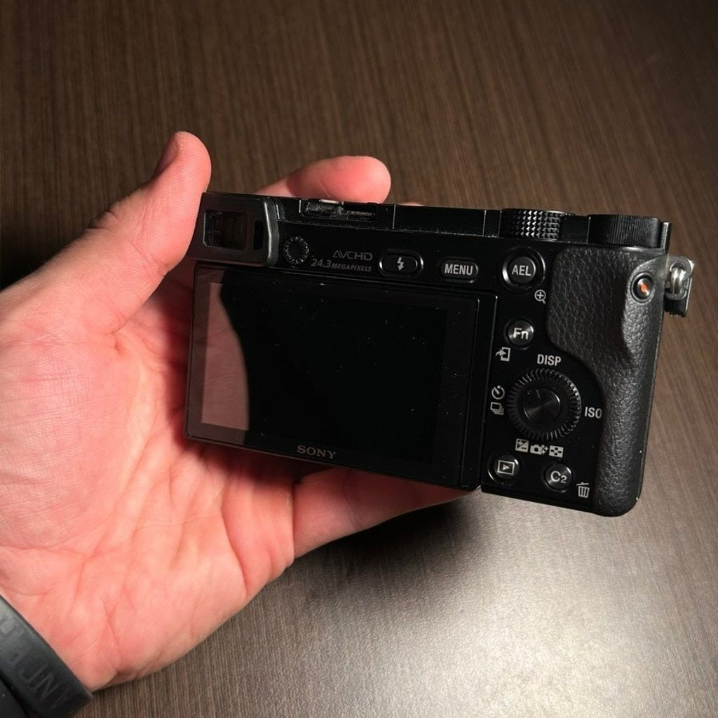 Used 🍇₊˚💜 Sony Alpha a6000 Mirrorless Camera with 16-50mm Retractable Lens 🍥🎀📷