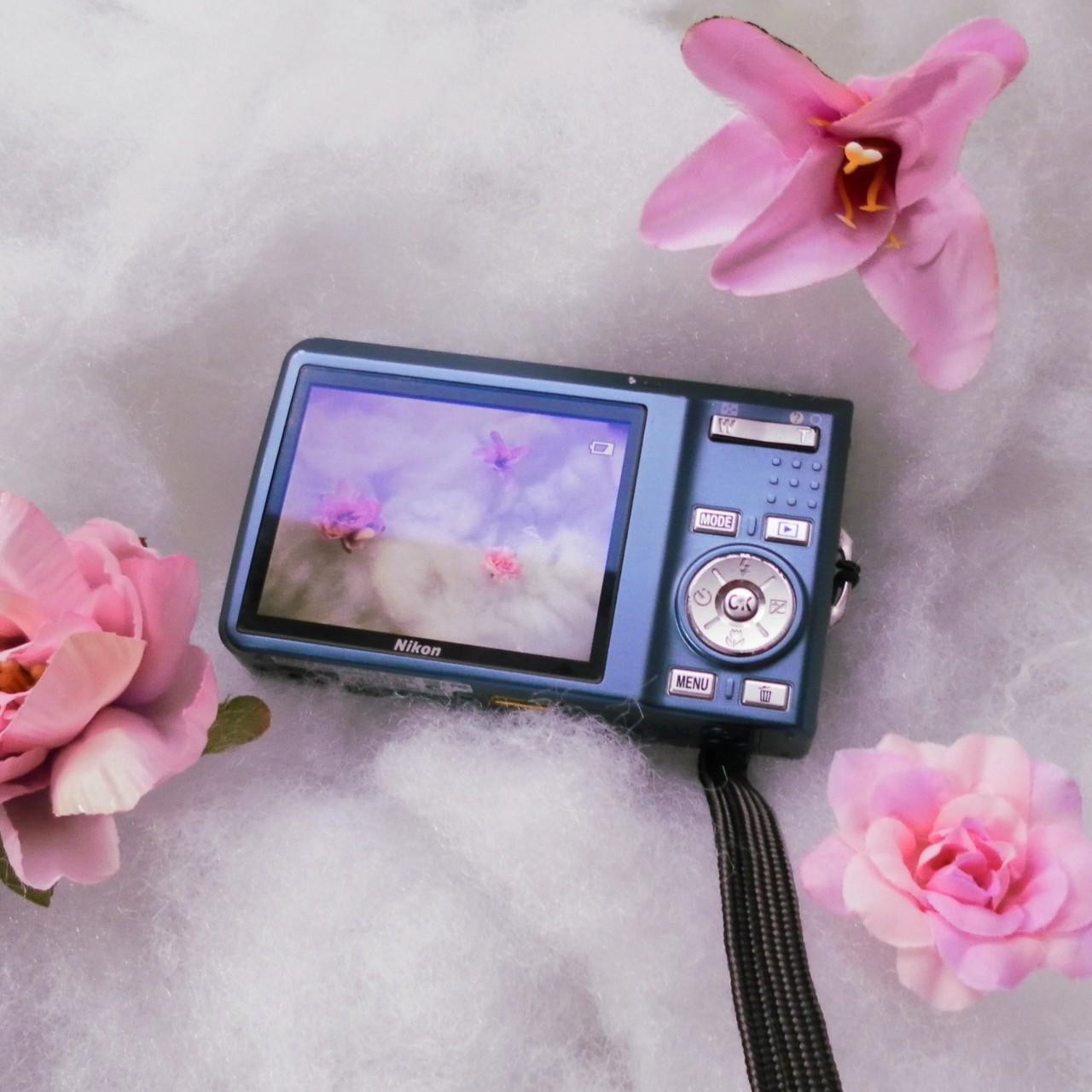 Used Blue Nikon Coolpix  S550 Digital Camera